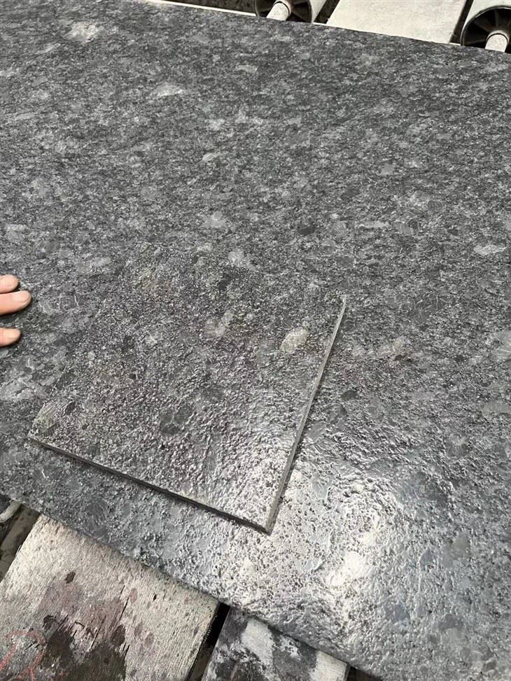 Granit Kulit Abu-abu Baja