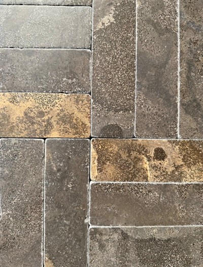 Ubin Batu Kapur Coklat